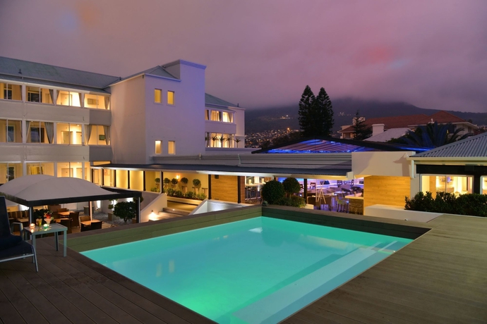 Imagen de la piscina del Hotel The Cape Milner. Foto 16