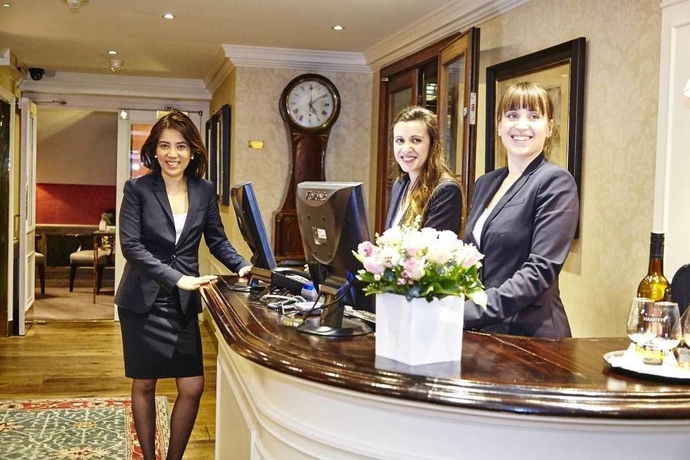 Imagen de los interiores del Hotel The Capital , Apartments and Townhouse. Foto 14