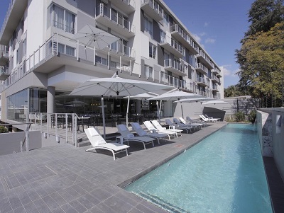Imagen de la piscina del Hotel The Capital Empire. Foto 22