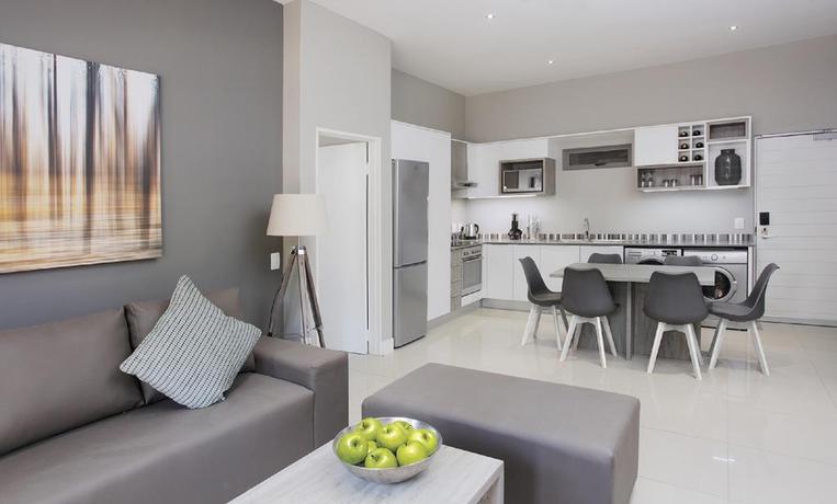 Imagen general del Hotel The Capital On Bath. Foto 2