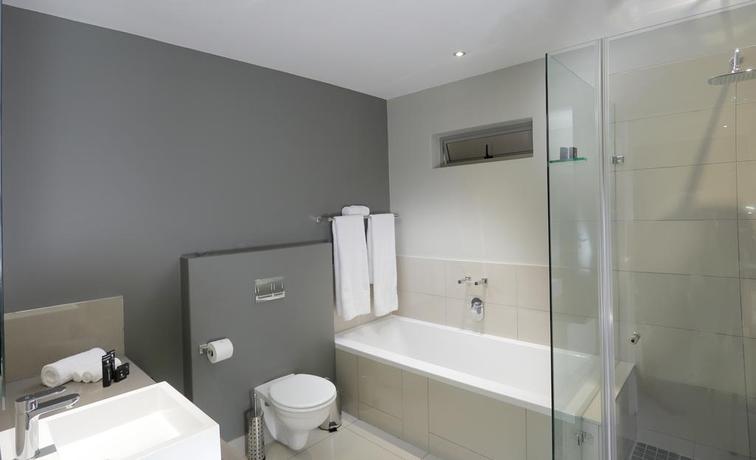 Imagen general del Hotel The Capital On Bath. Foto 5