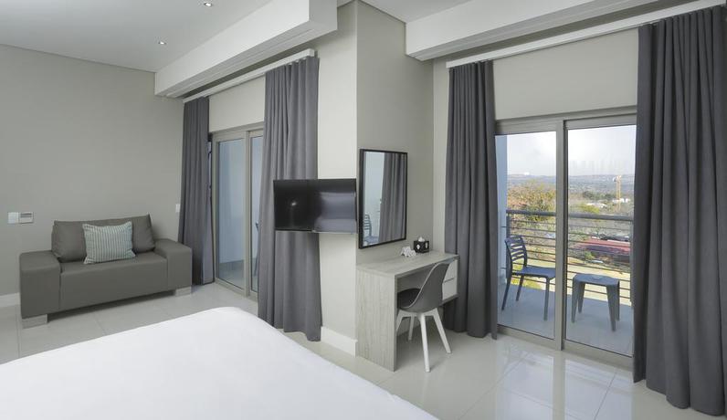 Imagen general del Hotel The Capital On Bath. Foto 7