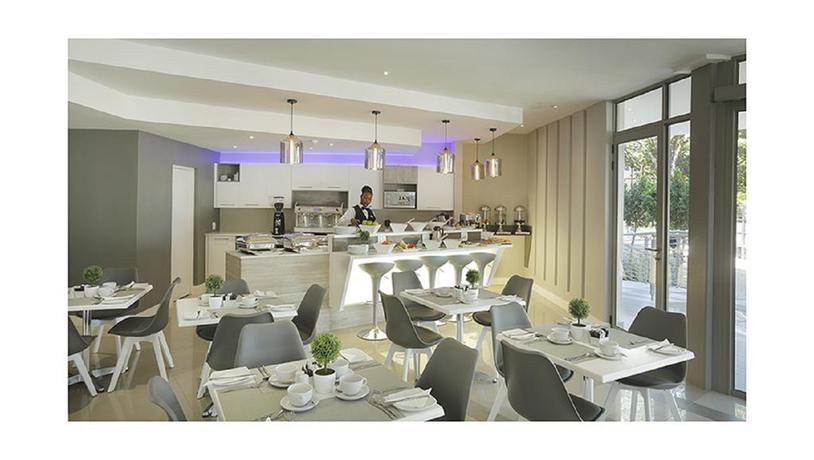 Imagen general del Hotel The Capital On Bath. Foto 10