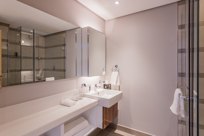 Imagen de la habitación del Hotel The Capital Pearls. Foto 6