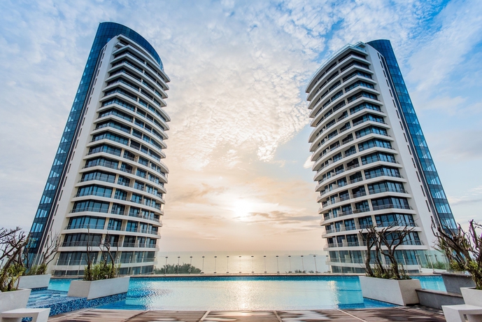 Imagen de la piscina del Hotel The Capital Pearls. Foto 17