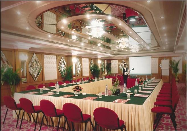 Imagen de los interiores del Hotel The Capitol. Foto 8