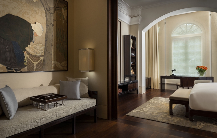 Imagen de la habitación del Hotel The Capitol Kempinski Singapore. Foto 13