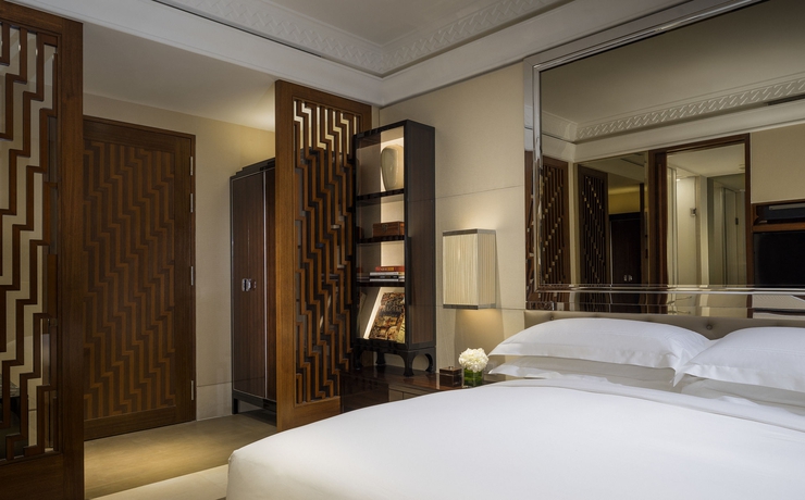 Imagen de la habitación del Hotel The Capitol Kempinski Singapore. Foto 17