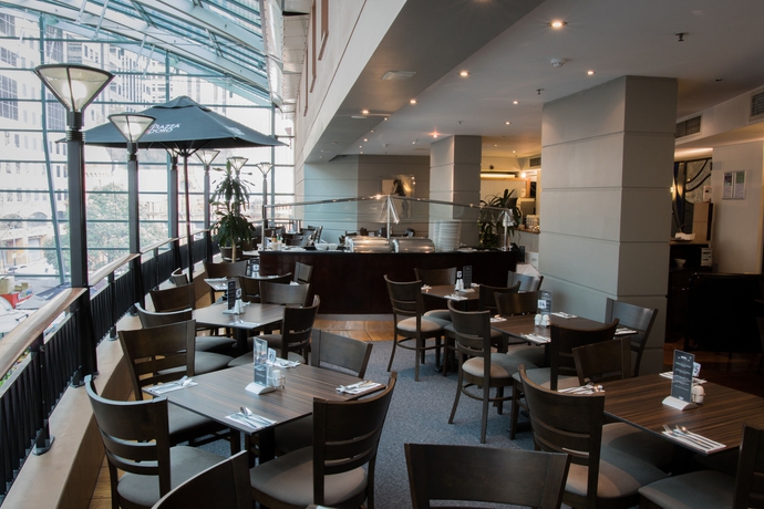 Imagen del bar/restaurante del Hotel The Capitol Sydney. Foto 5