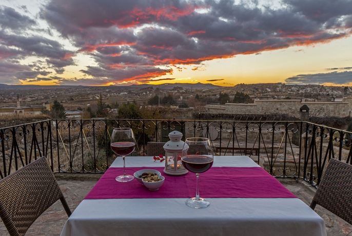 Imagen del bar/restaurante del Hotel The Cappadocia. Foto 1