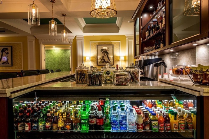 Imagen del bar/restaurante del Hotel The Capri Inn. Foto 2