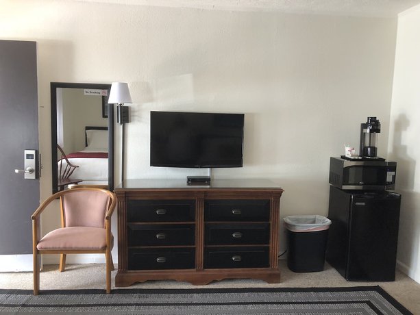 Imagen de la habitación del Hotel The Cardinal Inn. Foto 16