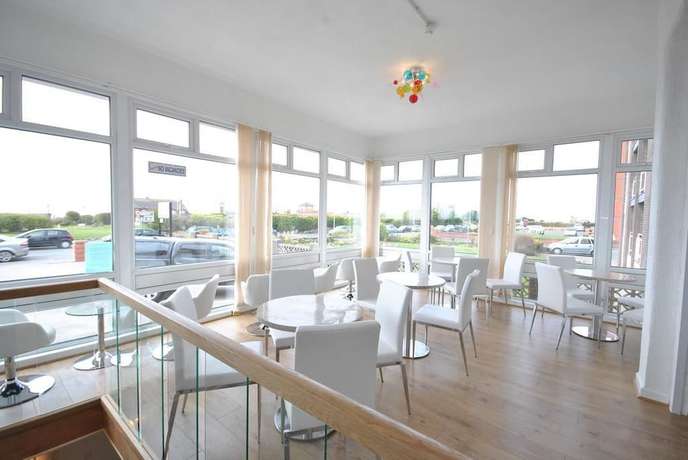 Imagen del bar/restaurante del Hotel The Carlton, Lytham St Annes. Foto 3
