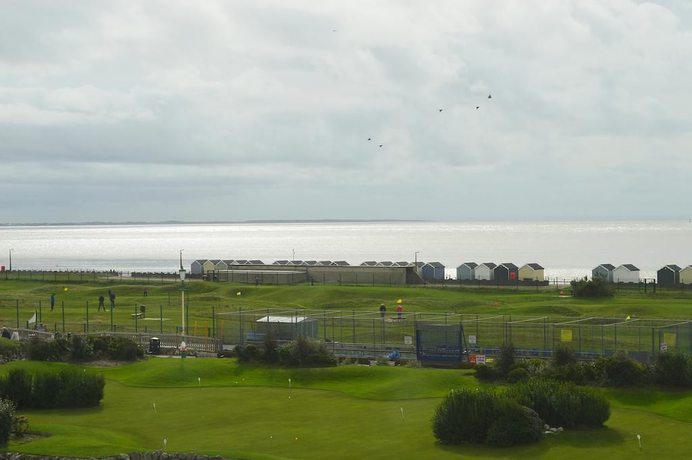 Imagen de los exteriores del Hotel The Carlton, Lytham St Annes. Foto 19