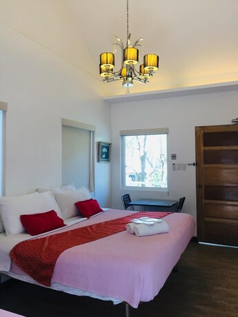 Imagen de la habitación del Hotel The Carmelence Lodge. Foto 10