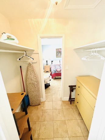 Imagen de la habitación del Hotel The Caroline. Foto 3