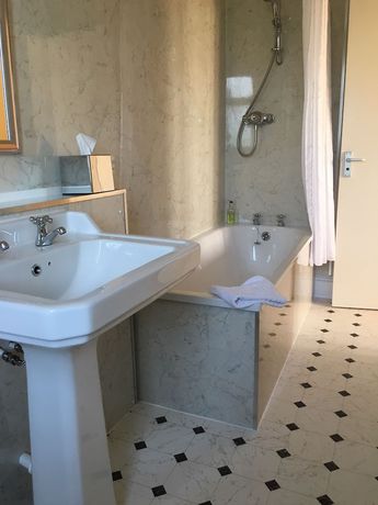 Imagen de la habitación del Hotel The Carre Arms. Foto 6