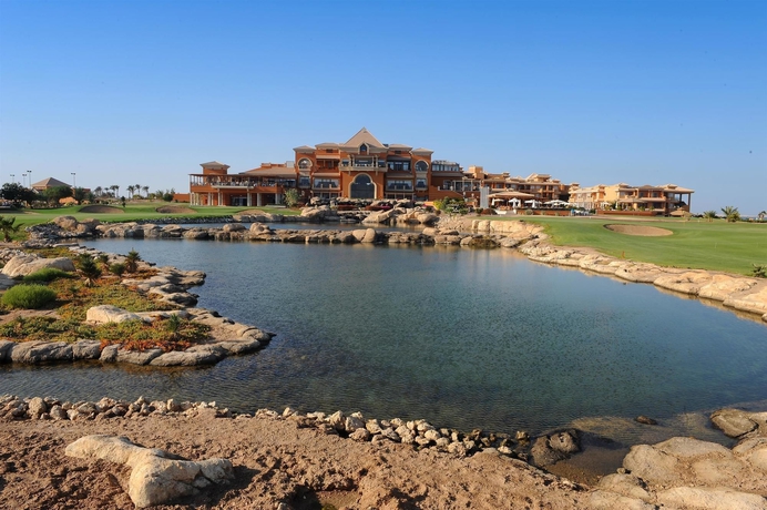 Imagen de los exteriores del Hotel The Cascades Golf Resort, Spa & Thalasso. Foto 8