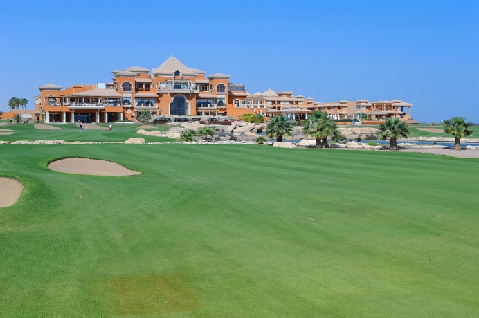 Imagen de los exteriores del Hotel The Cascades Golf Resort, Spa & Thalasso. Foto 11