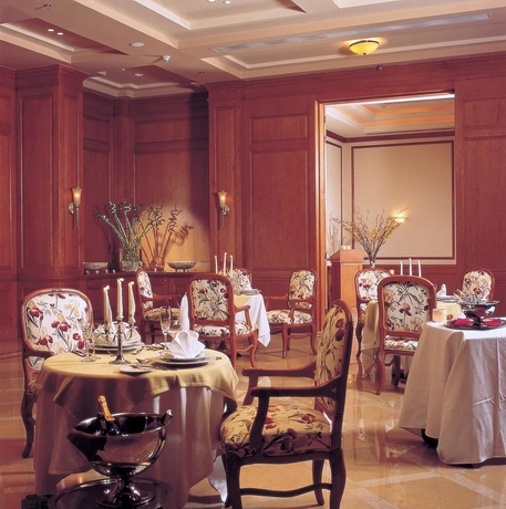 Imagen del bar/restaurante del Hotel The Cascades Golf Resort, Spa & Thalasso. Foto 4