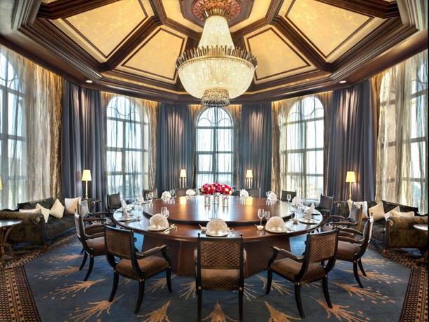 Imagen del bar/restaurante del Hotel The Castle, A Luxury Collection, Dalian. Foto 4