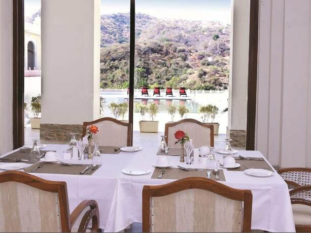 Imagen del bar/restaurante del Hotel The Castle Mewar. Foto 19