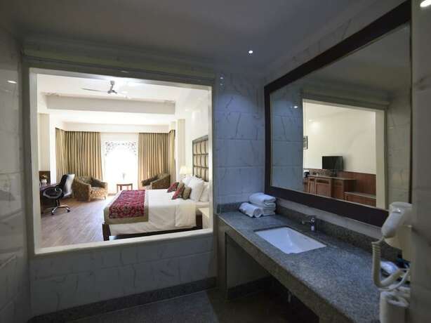 Imagen general del Hotel The Castle Mewar. Foto 2