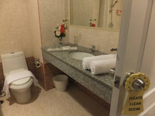 Imagen de la habitación del Hotel The Cavalli Casa Resort. Foto 6