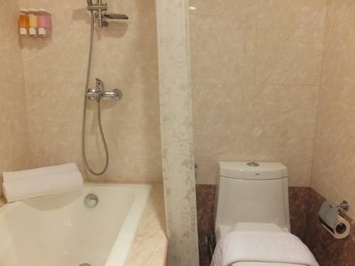 Imagen de la habitación del Hotel The Cavalli Casa Resort. Foto 7