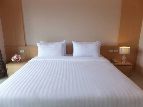 Imagen de la habitación del Hotel The Cavalli Casa Resort. Foto 13