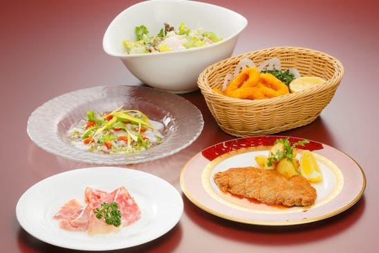 Imagen del bar/restaurante del Hotel The Celecton Fukushima. Foto 8