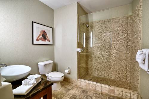 Imagen de la habitación del Hotel The Centennial. Foto 4
