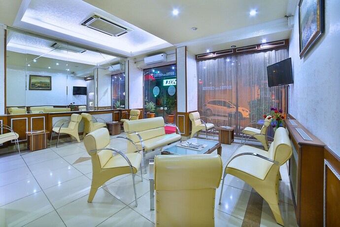 Imagen de los interiores del Hotel The Center. Foto 34