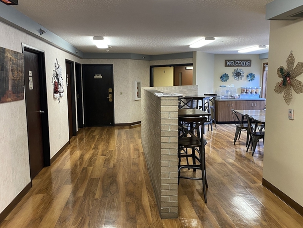 Imagen de los interiores del Hotel The Center Inn. Foto 17