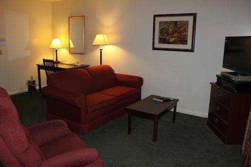 Imagen de la habitación del Hotel The Central Downtown Inn and Suites. Foto 8