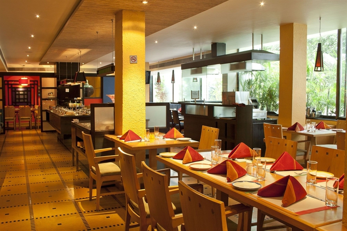 Imagen del bar/restaurante del Hotel The Central Park. Foto 3