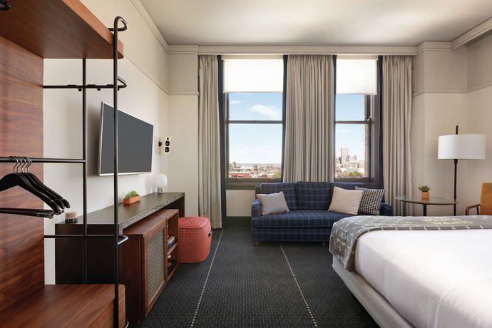 Imagen de la habitación del Hotel The Central Station Memphis, Curio Collection By Hilton. Foto 7