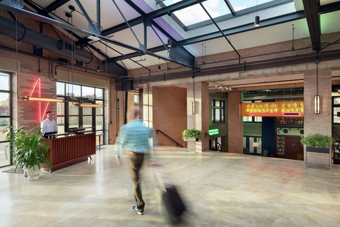 Imagen de los interiores del Hotel The Central Station Memphis, Curio Collection By Hilton. Foto 18