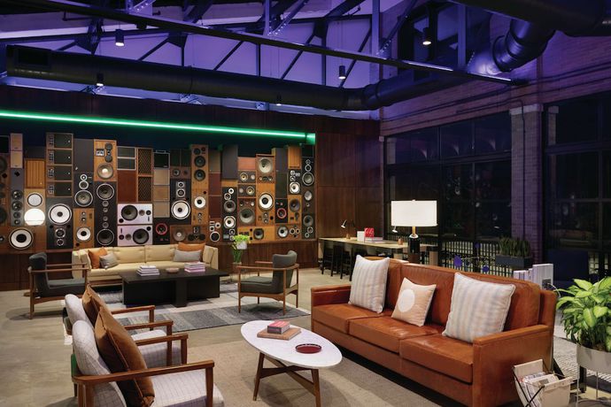 Imagen de los interiores del Hotel The Central Station Memphis, Curio Collection By Hilton. Foto 19