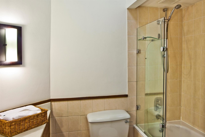 Imagen de la habitación del Hotel The Centurion. Foto 7
