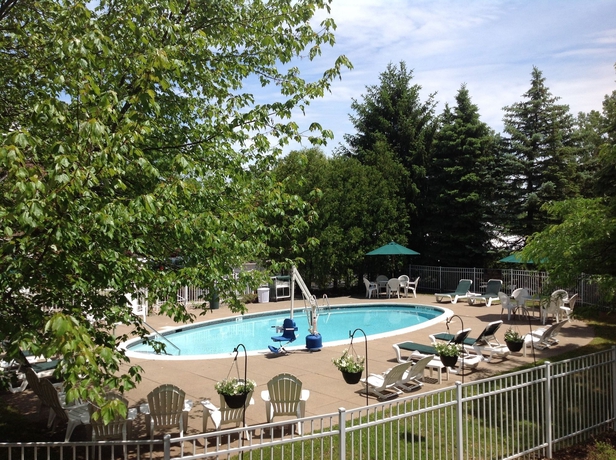 Imagen de la piscina del Hotel The Century House an Ascend Hotel Collection Member. Foto 13