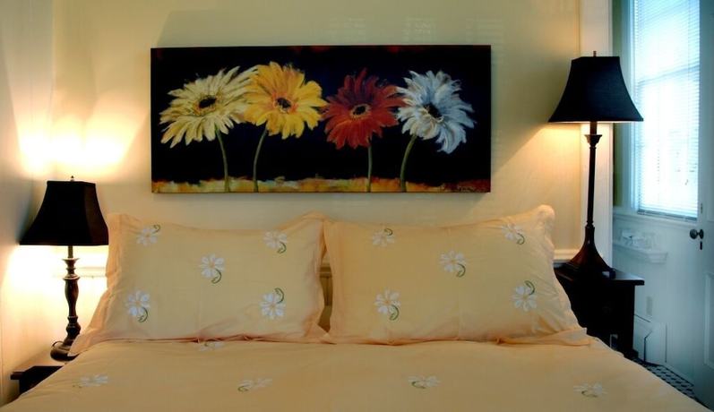 Imagen de la habitación del Hotel The Charles, Cataratas del Niagara. Foto 8