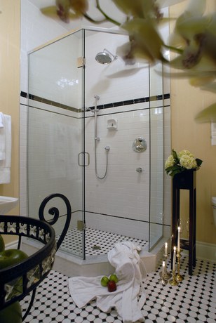 Imagen de la habitación del Hotel The Charles, Cataratas del Niagara. Foto 16