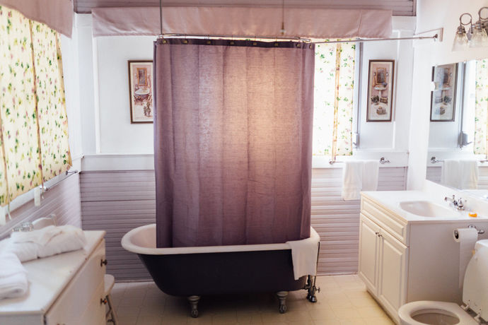 Imagen de los interiores del Hotel The Charleston Inn. Foto 15