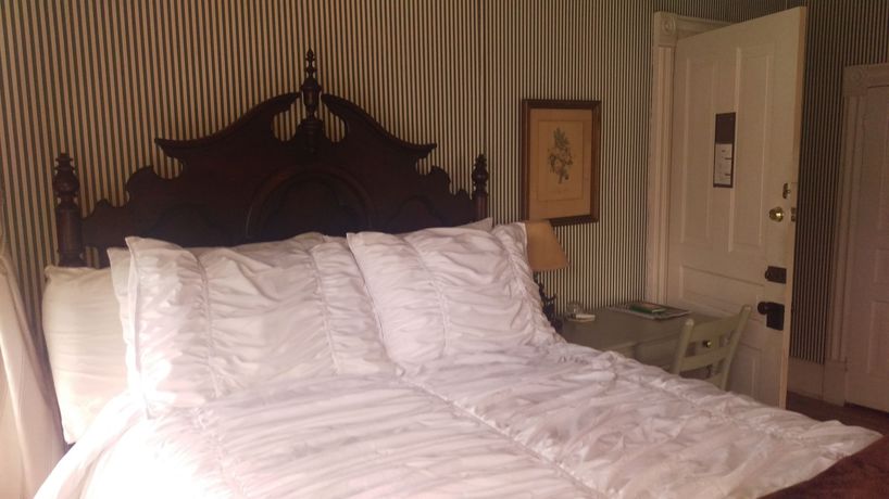Imagen de la habitación del Hotel The Charleston Inn. Foto 7