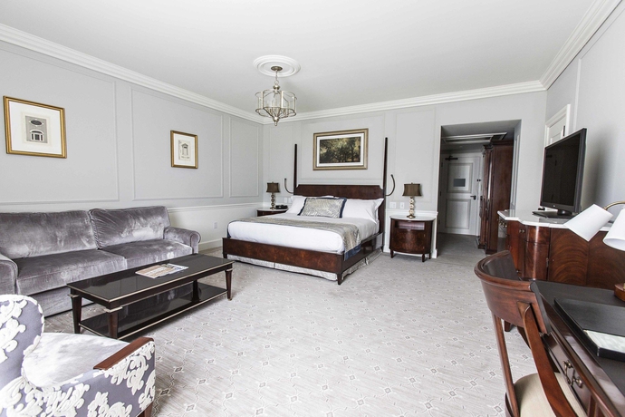 Imagen de la habitación del Hotel The Charleston Place. Foto 7
