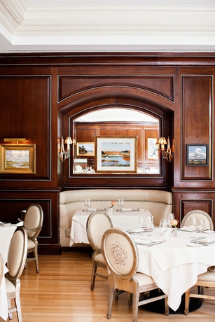 Imagen del bar/restaurante del Hotel The Charleston Place. Foto 4