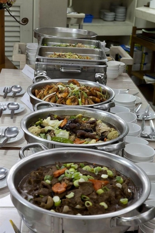 Imagen del bar/restaurante del Hotel The Charter House. Foto 4