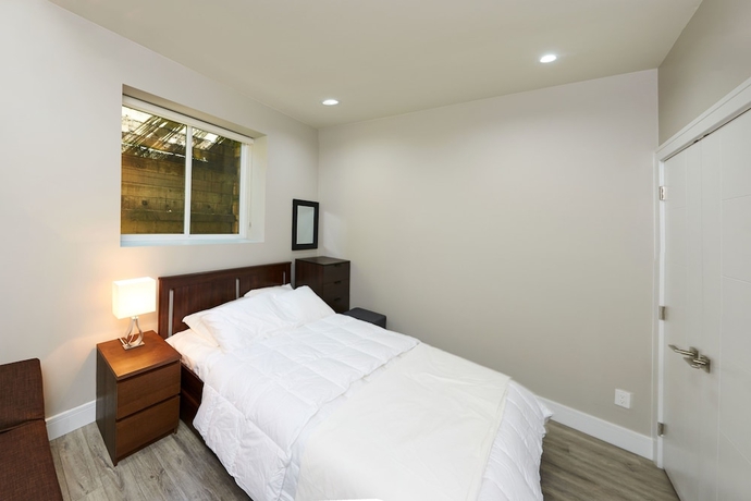 Imagen de la habitación del Hotel The Chateau. Foto 6