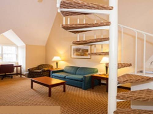 Imagen de la habitación del Hotel The Chateau Resort. Foto 3